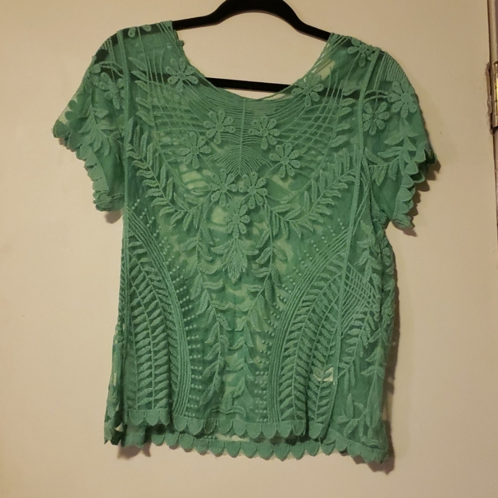 Size small pretty lacey shirt